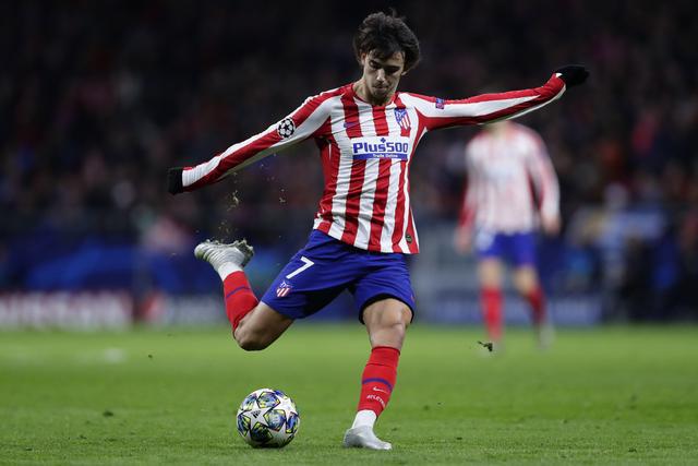 着俱乐部的 着俱乐部的